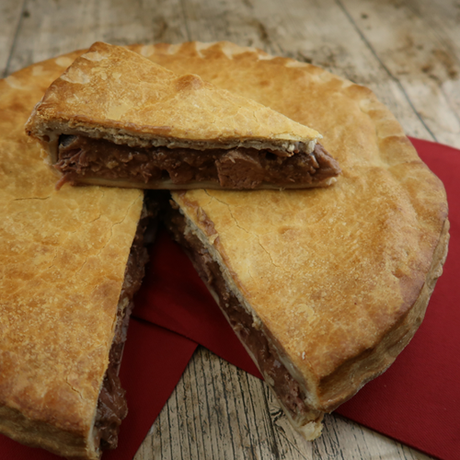 Large 8 Inch Beef Steak Pie - Turnbull's Northumbrian Food